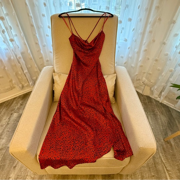 ASTR the Label Gaia Midi Dress - Picture 3 of 8